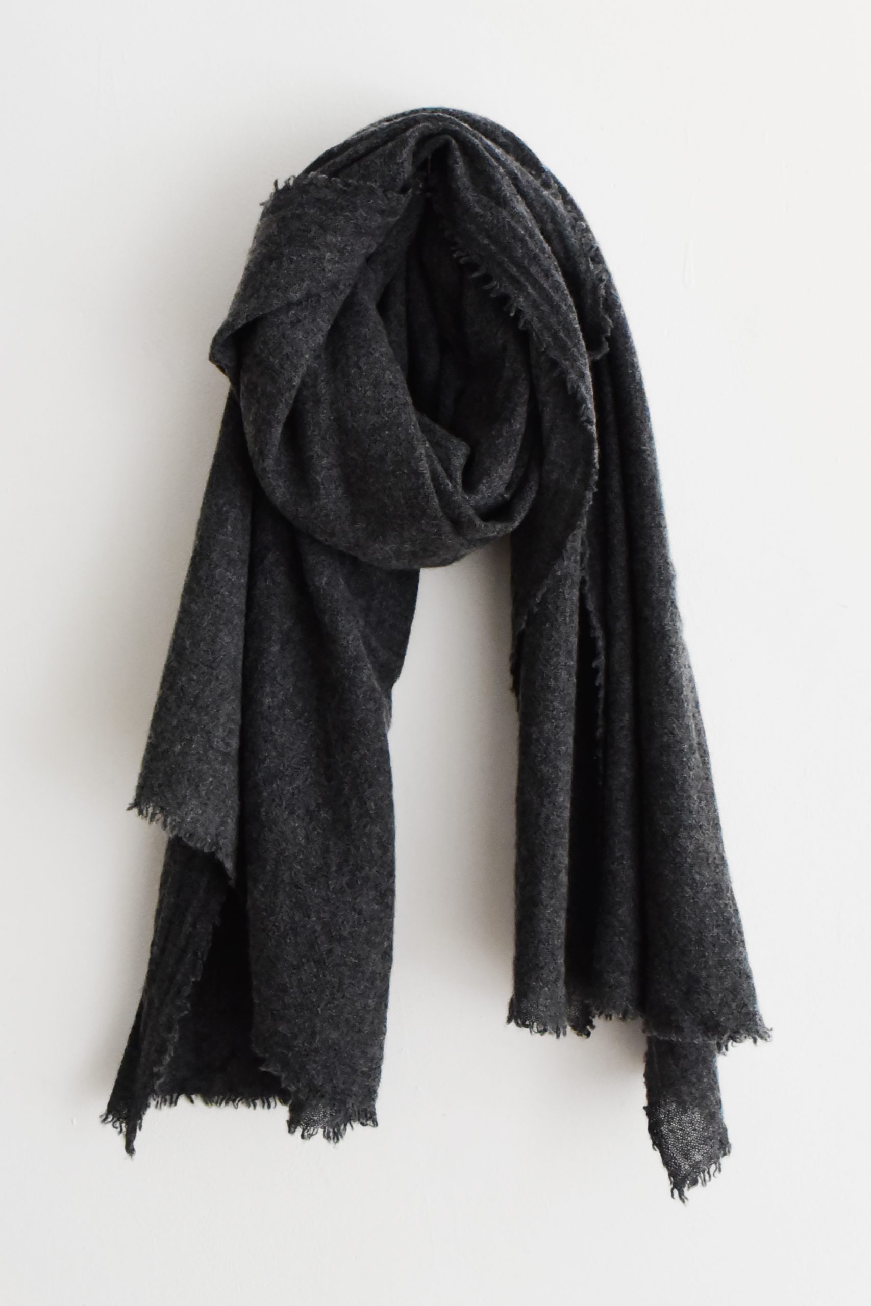 MAKIE, Cashmere Scarf - Charcoal
