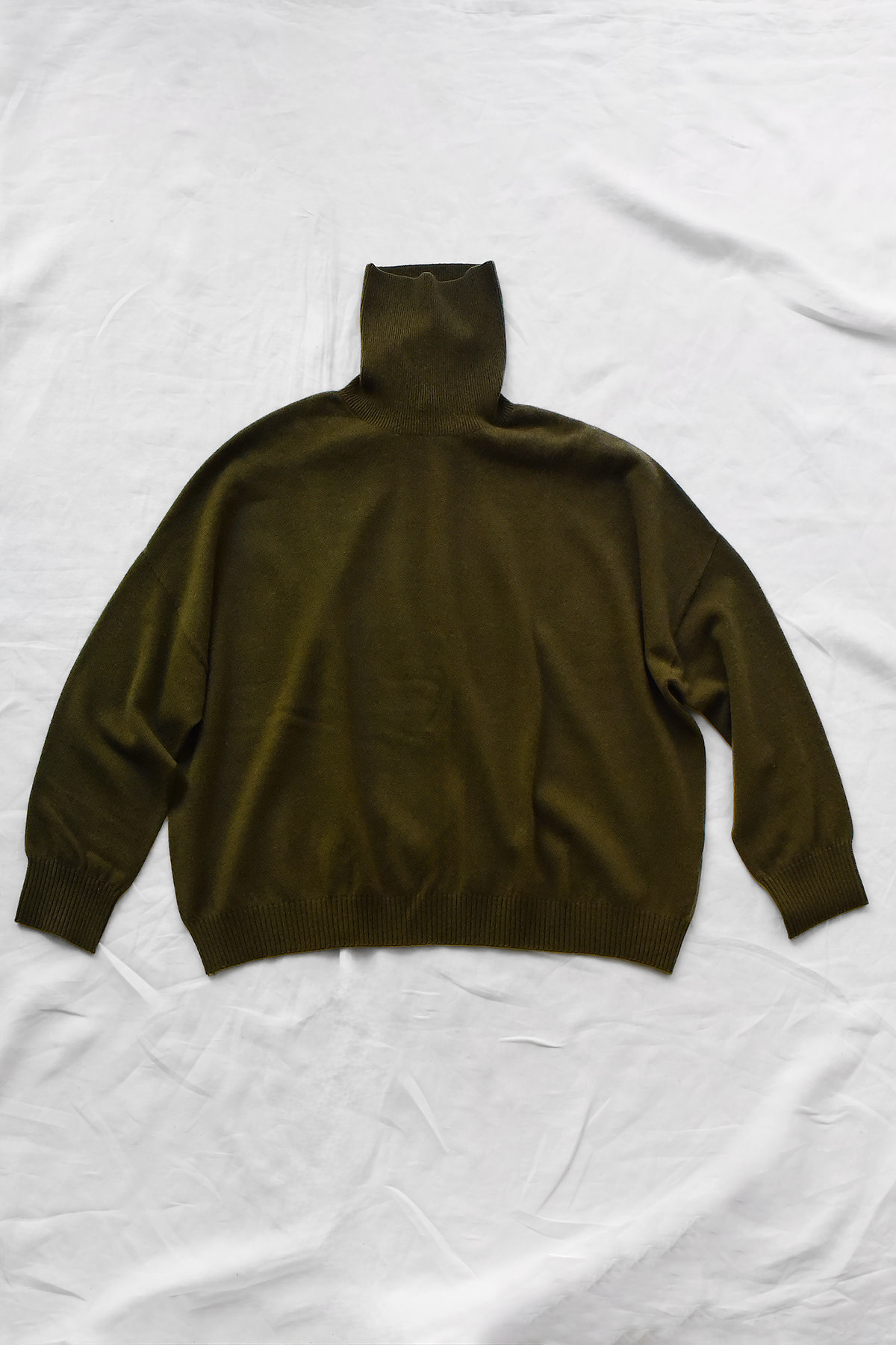 Manuelle Guibal, 6957 Cashmere Turtleneck Sweater - Auric