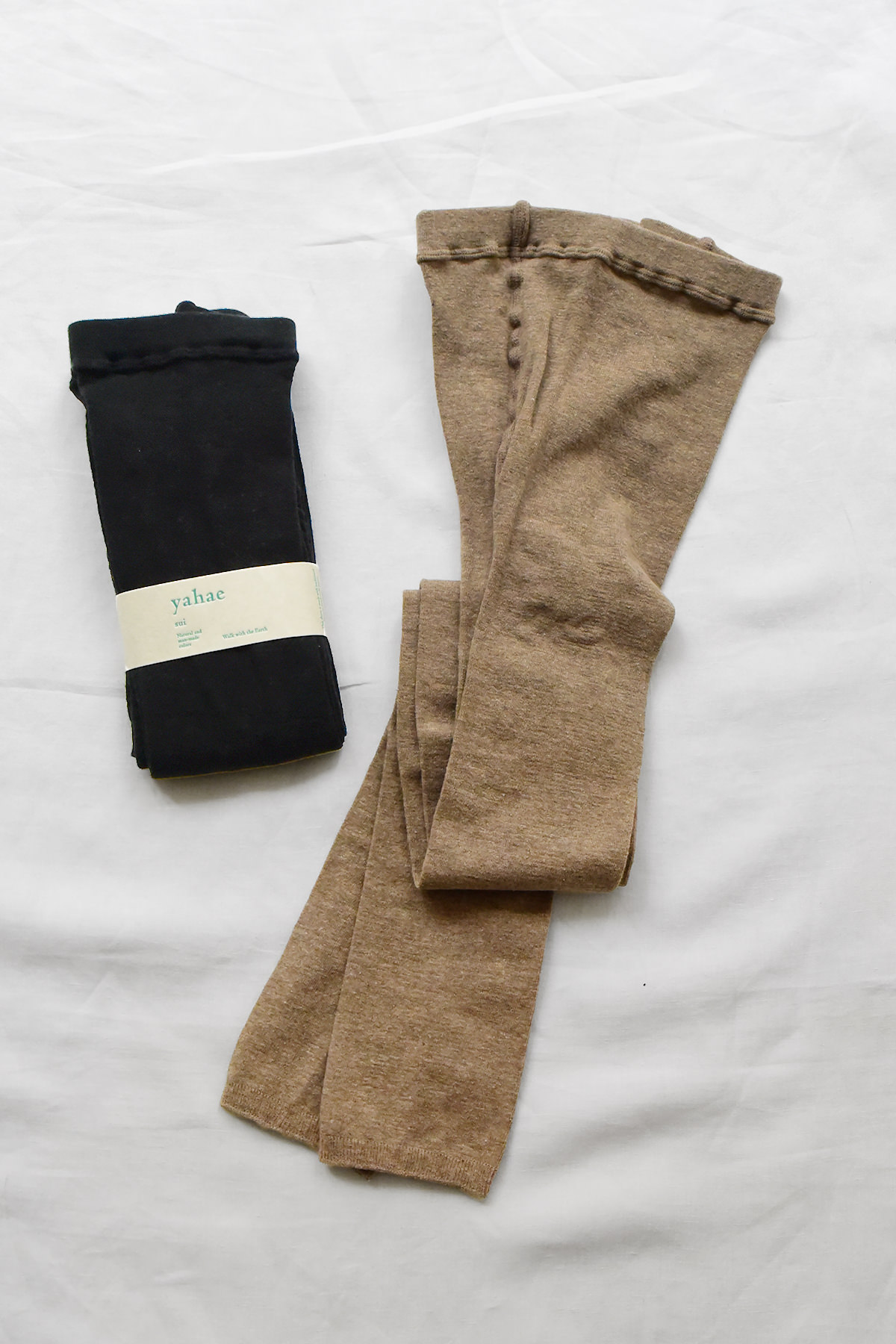 Yahae, Organic Cotton Leggings - Black and Beige