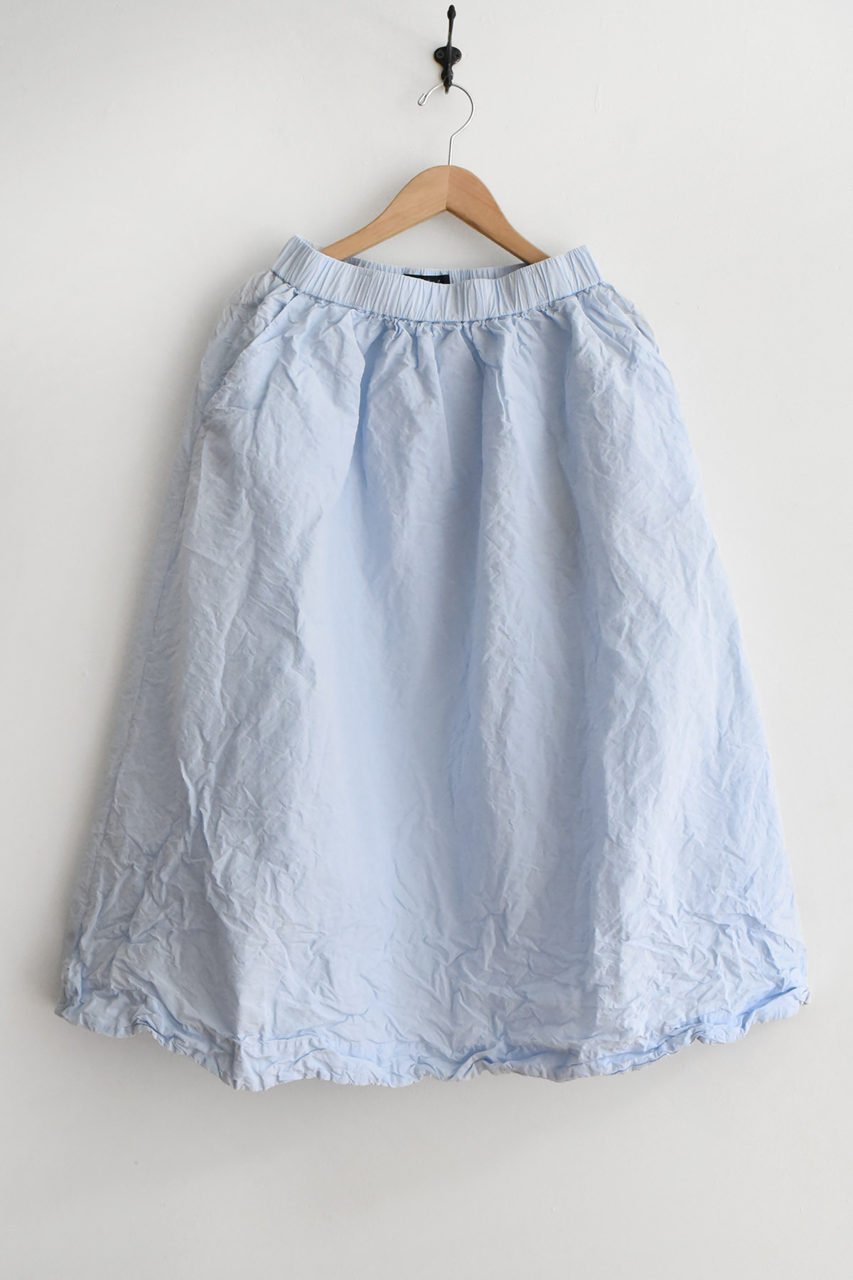 Light blue cotton linen skirt with elastic waistband by Bergfabel, made in Italy