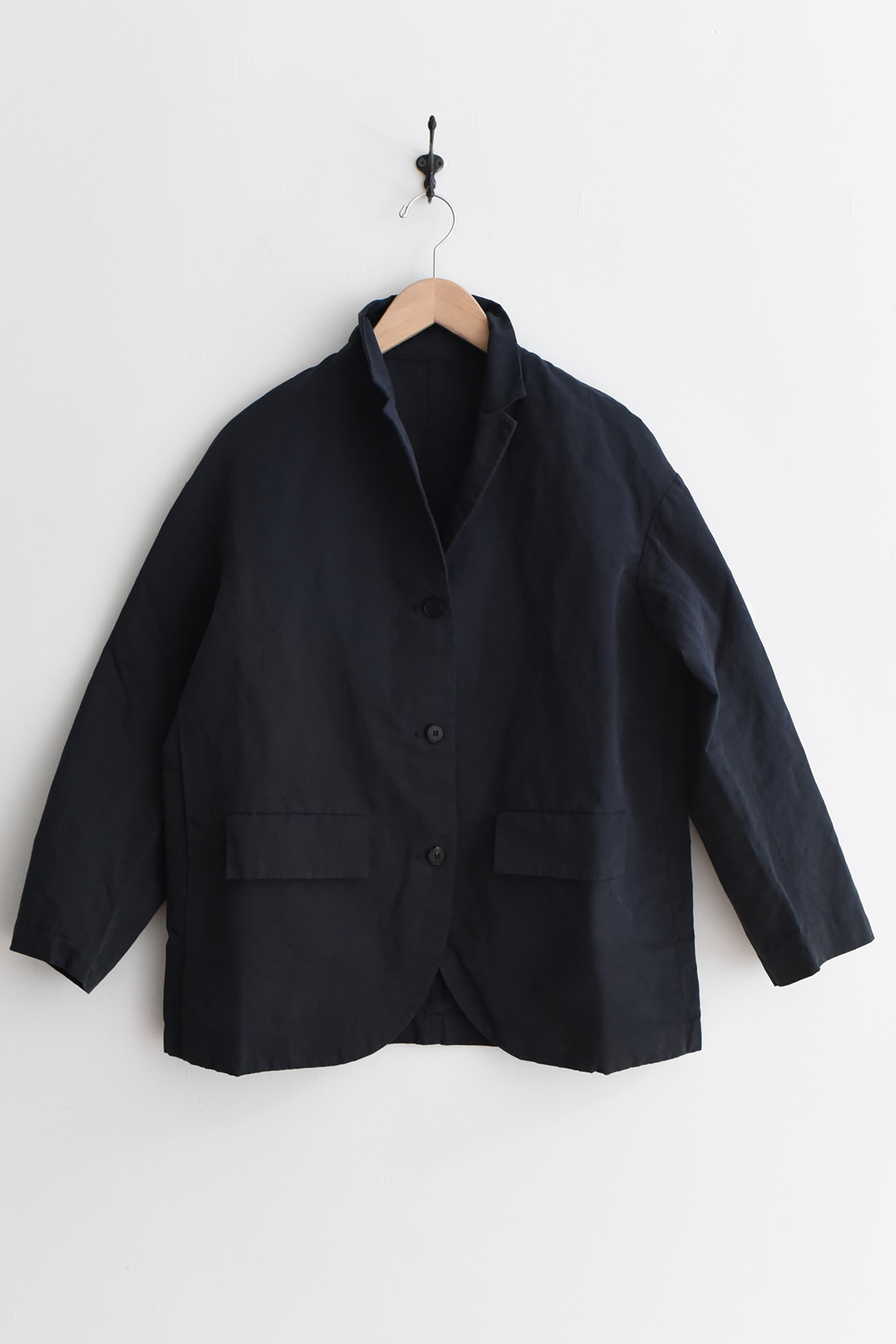 Bergfabel Bella Jacket in night cotton linen with drop shoulders, made in Italy