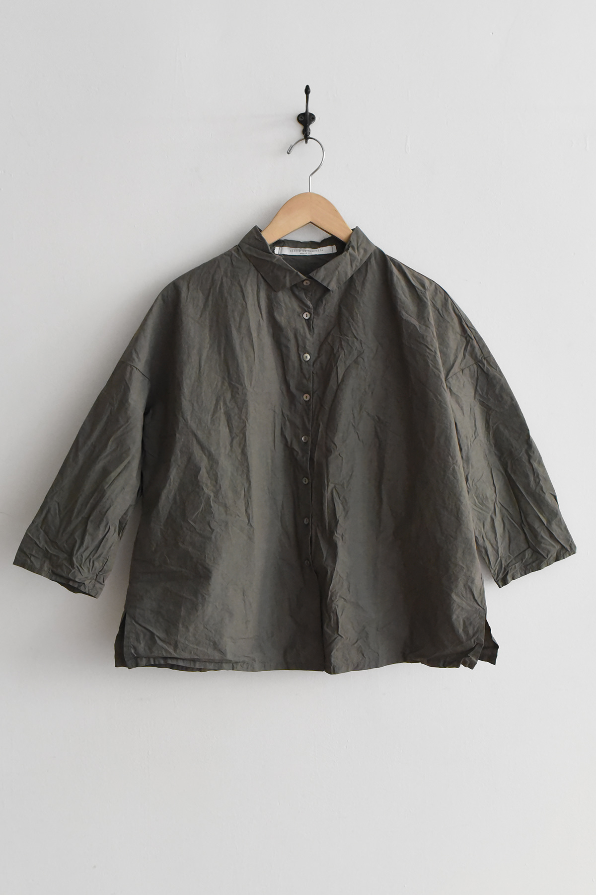 Album di Famiglia cotton short collar shirt relaxed fit made in Italy anthracite mauve white pebble