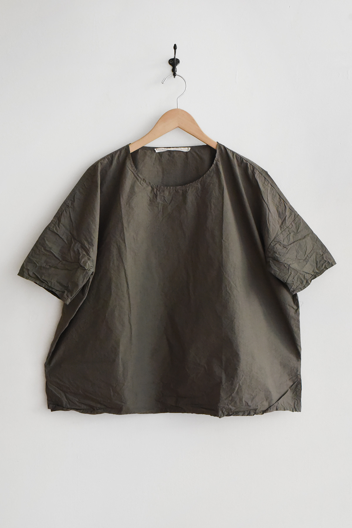 Album di Famiglia cotton simple t-shirt pebble relaxed fit crisp fabric made in Italy minimalist top