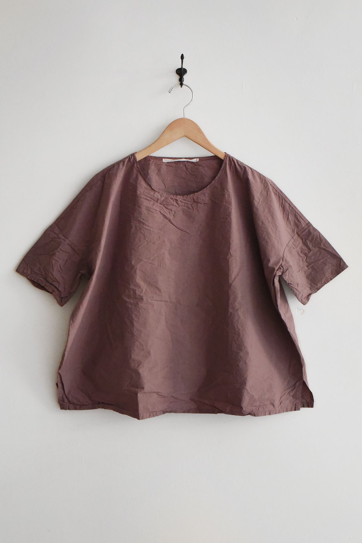 Album di Famiglia cotton simple t-shirt pebble relaxed fit crisp fabric made in Italy minimalist top