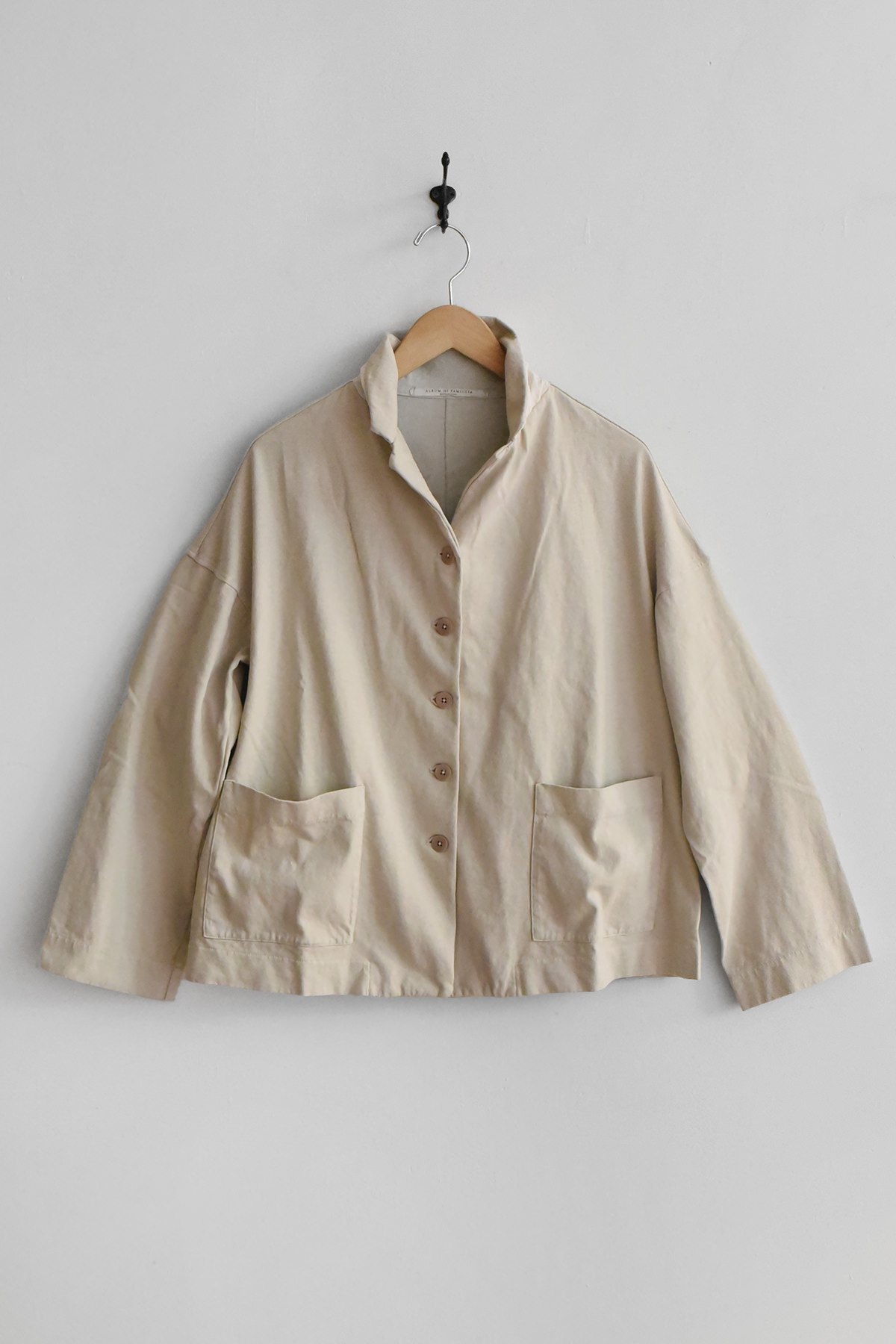 Album di Famiglia cotton jacket pebble loose fit front pockets minimal design made in Italy