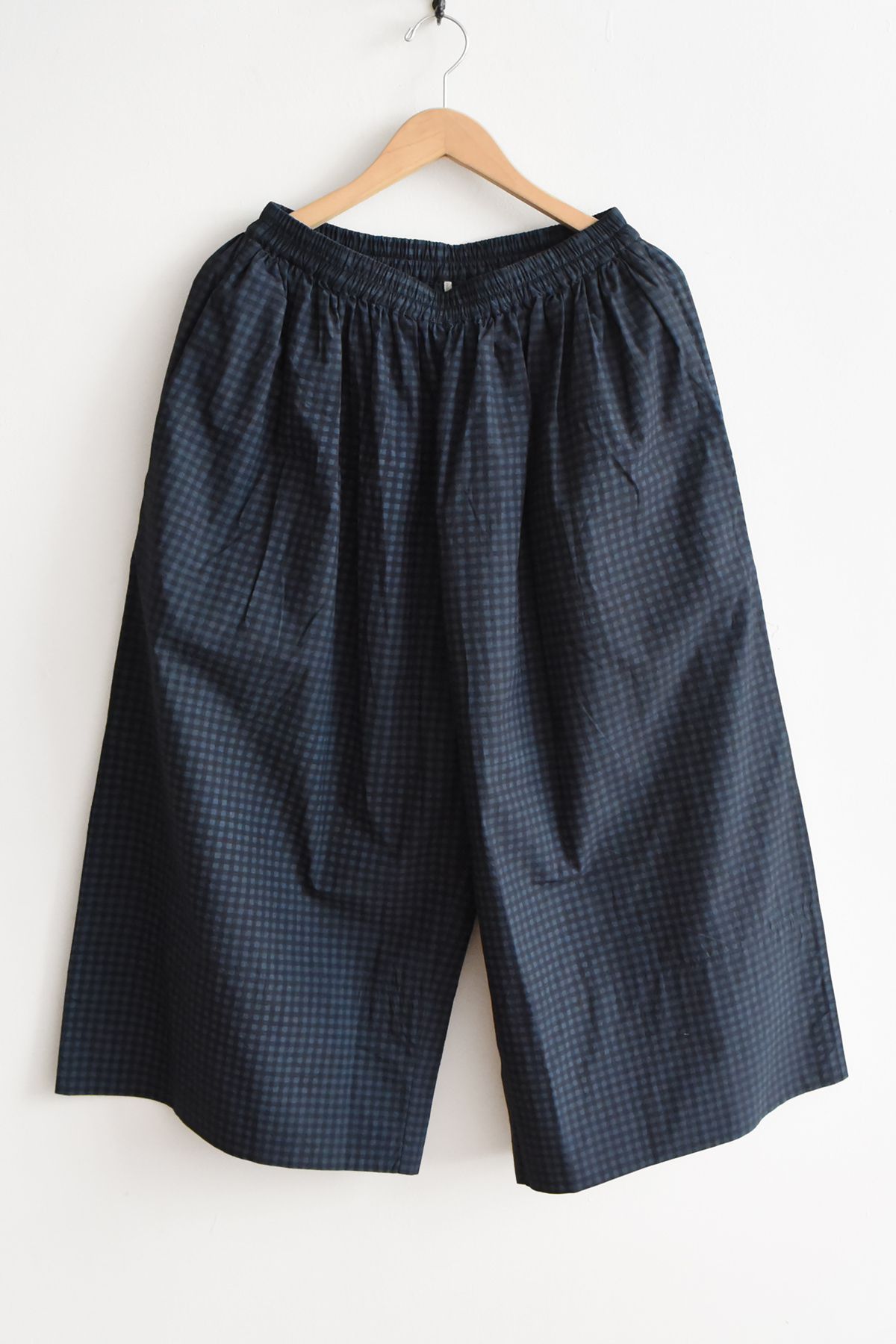 women navy check wide pants with elastic waistband and pockets in cotton