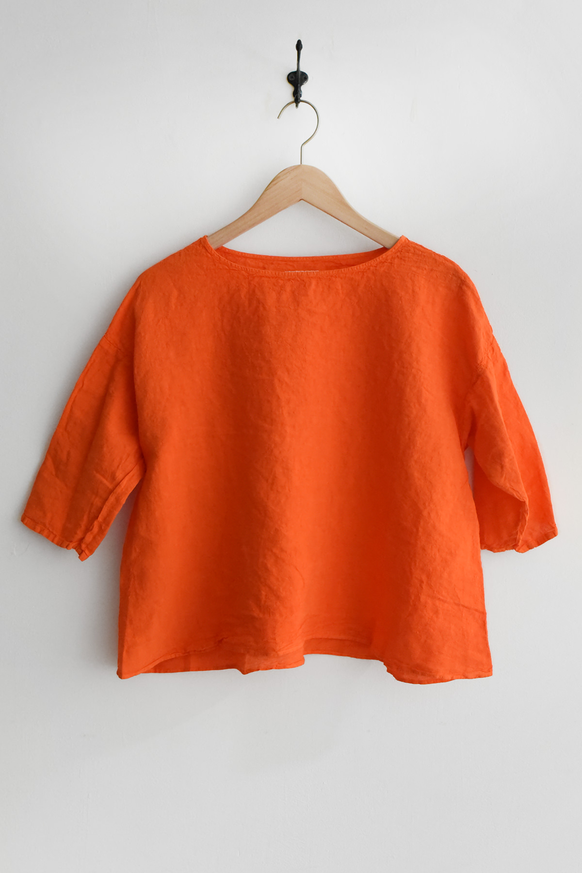 orange oversized linen top made in France boxy silhouette front view