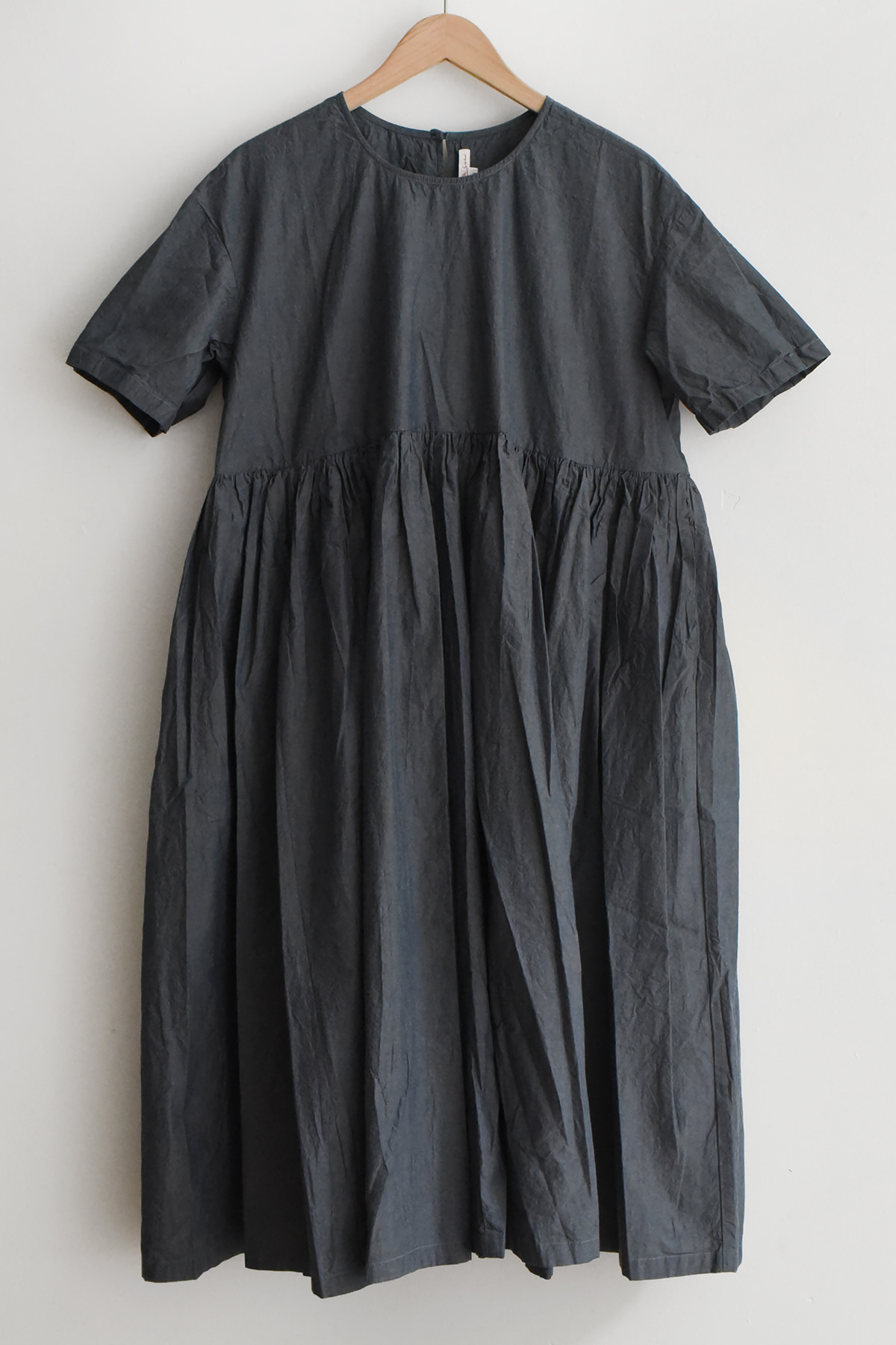 cotton gathered dress short sleeve with side pockets front view