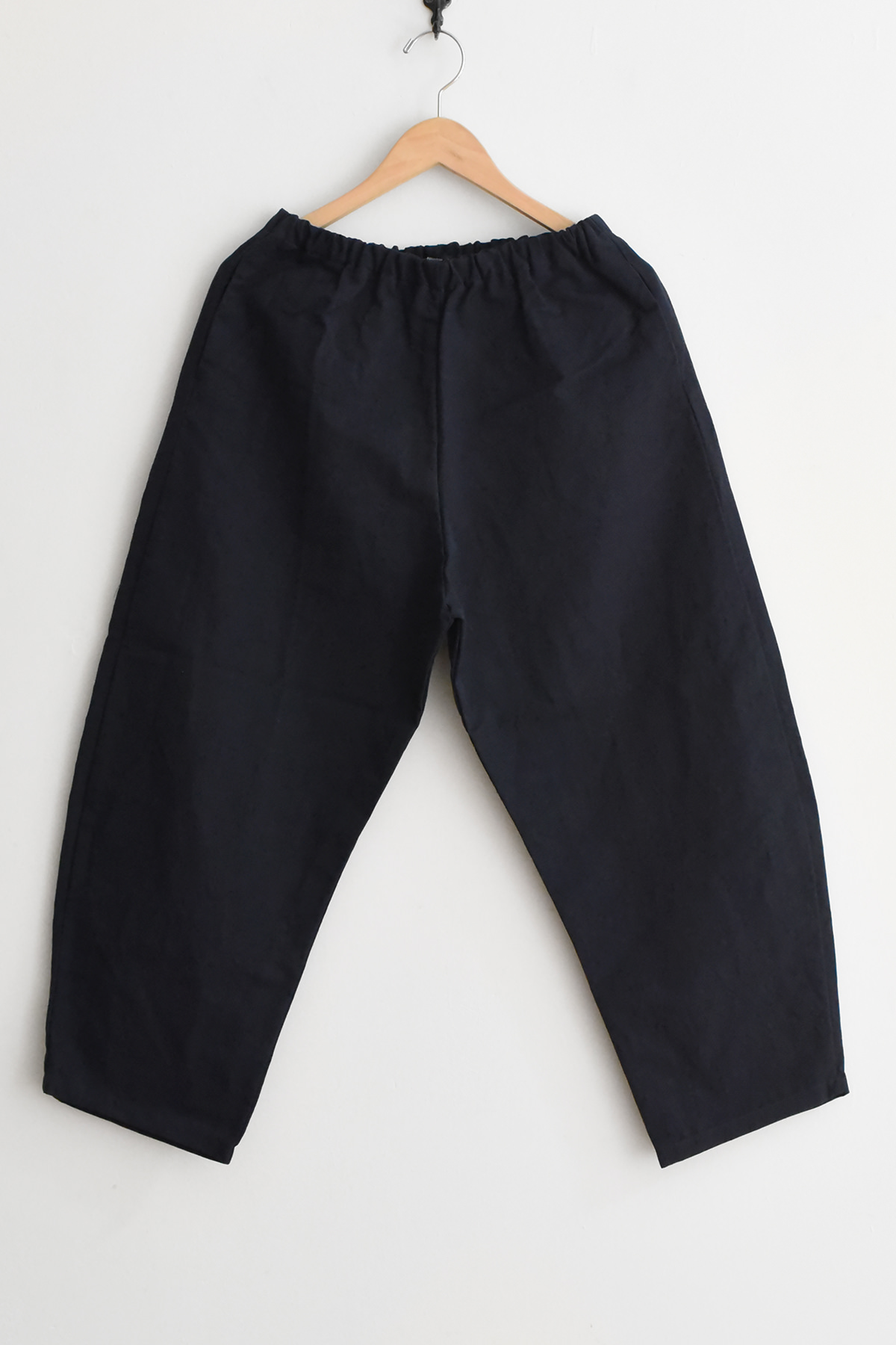 Apuntob dark navy cotton linen blend pants front view