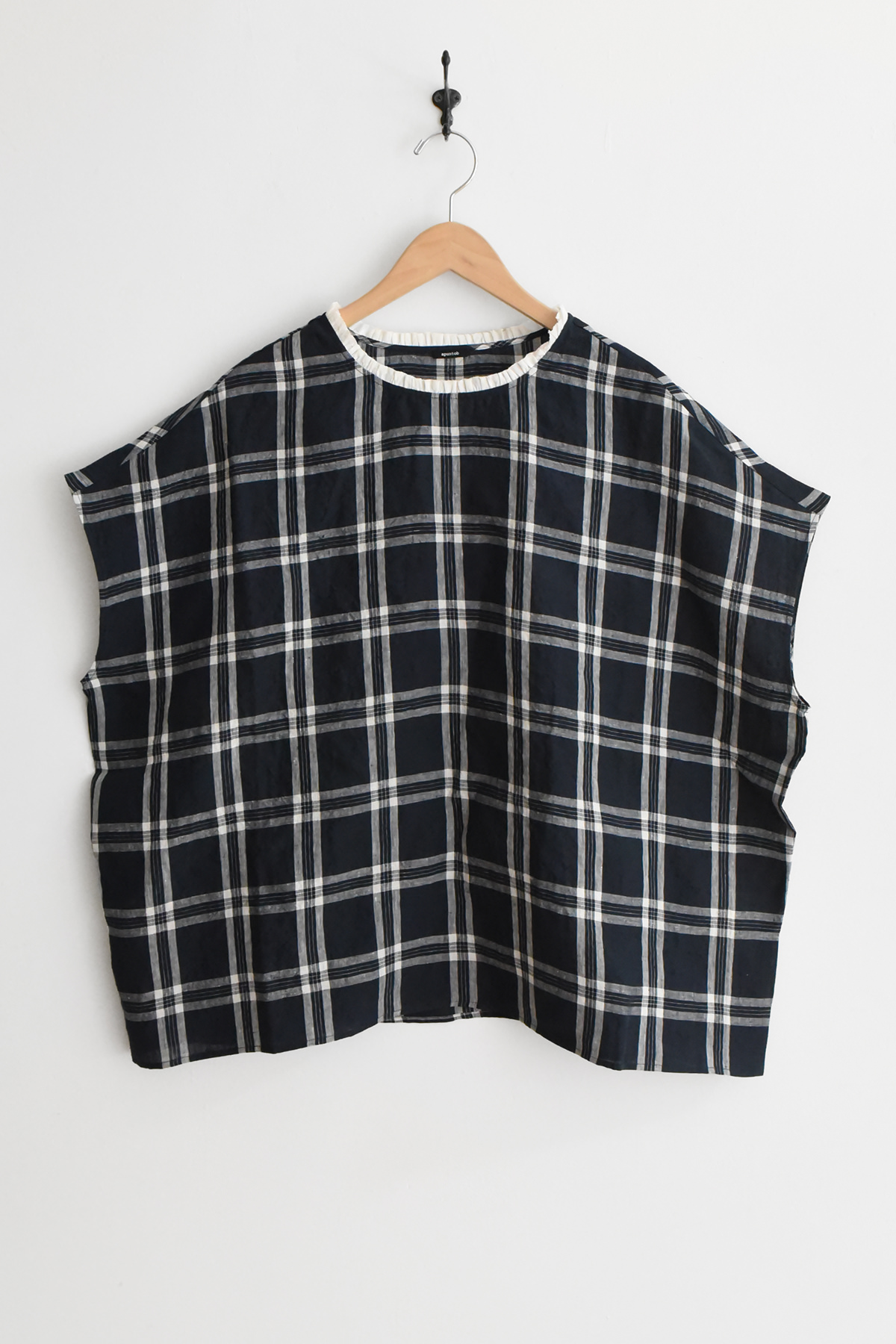 Apuntob abyss navy check linen shirt front view