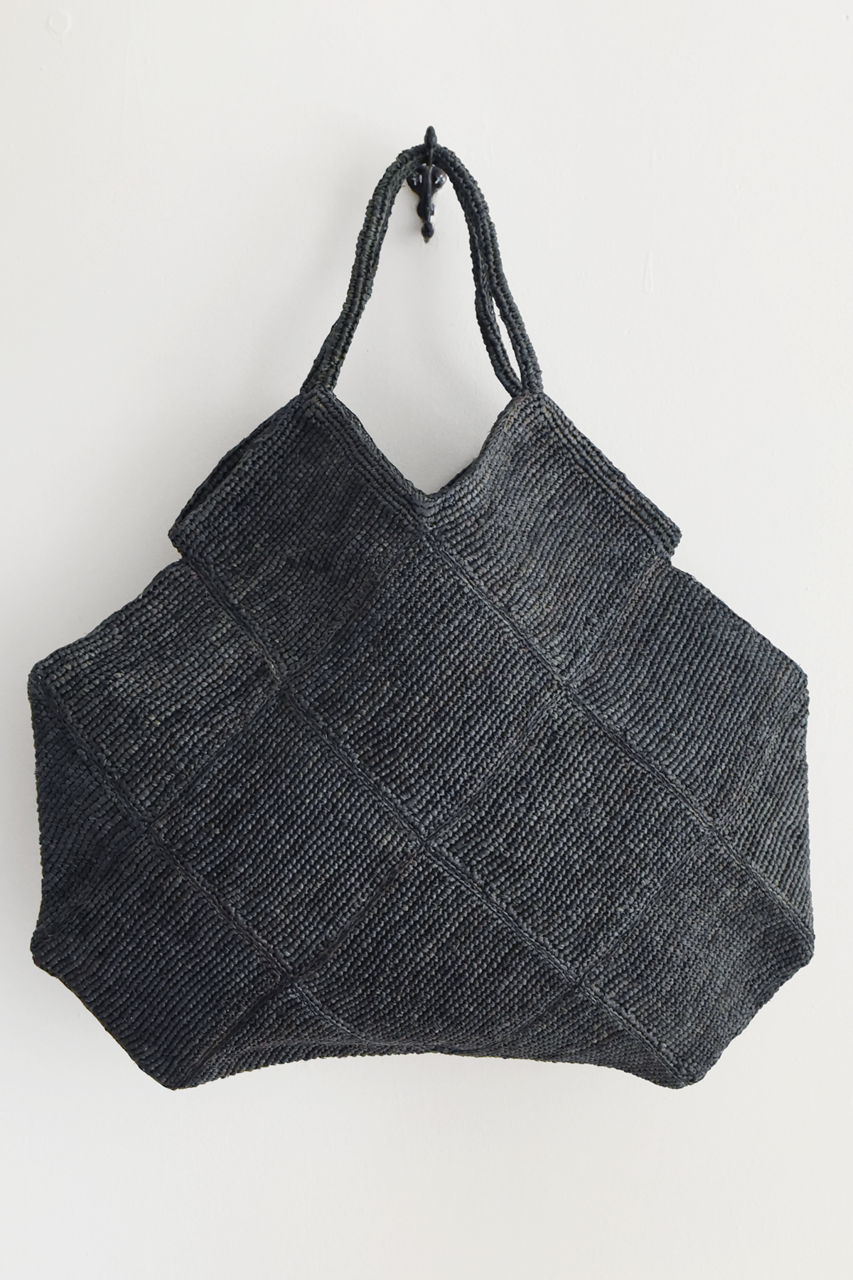 Large raffia shoulder bag crafted in Madagascar