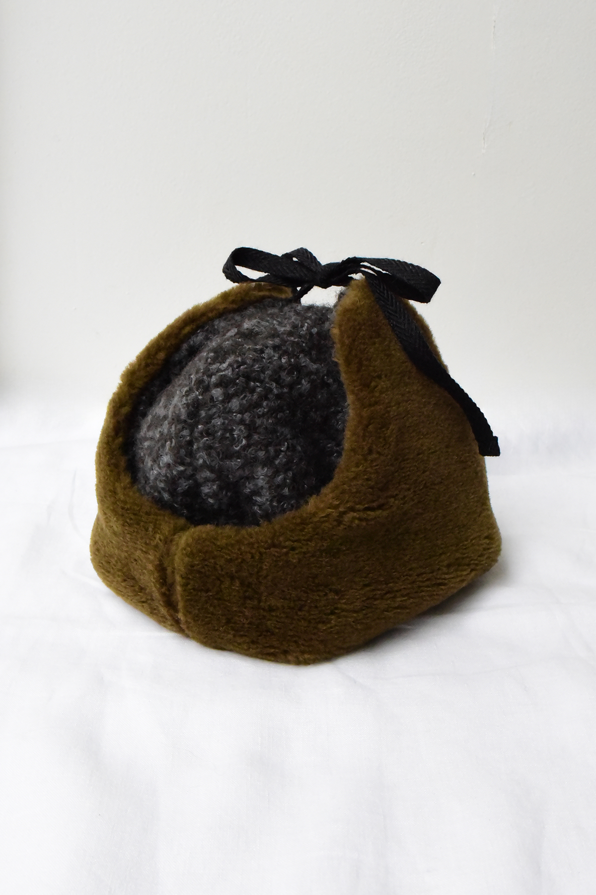Kids wool blend aviator hat in brown with black tie