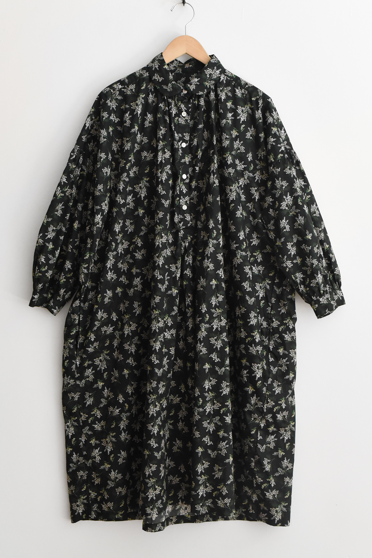 Cream cotton women's dress with all-over mimosa print and Peter Pan collar