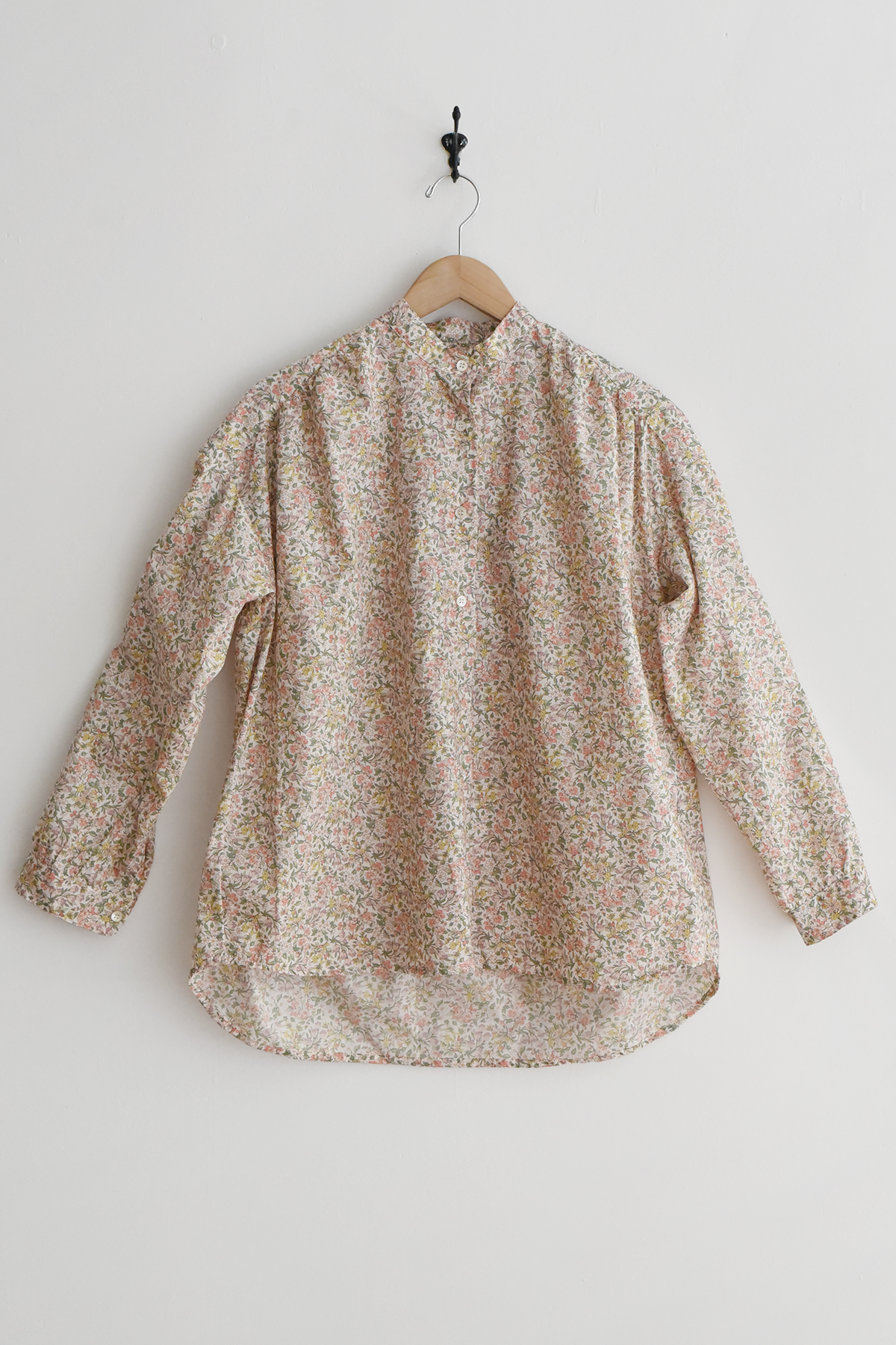 Floral stand collar blouse with relaxed fit