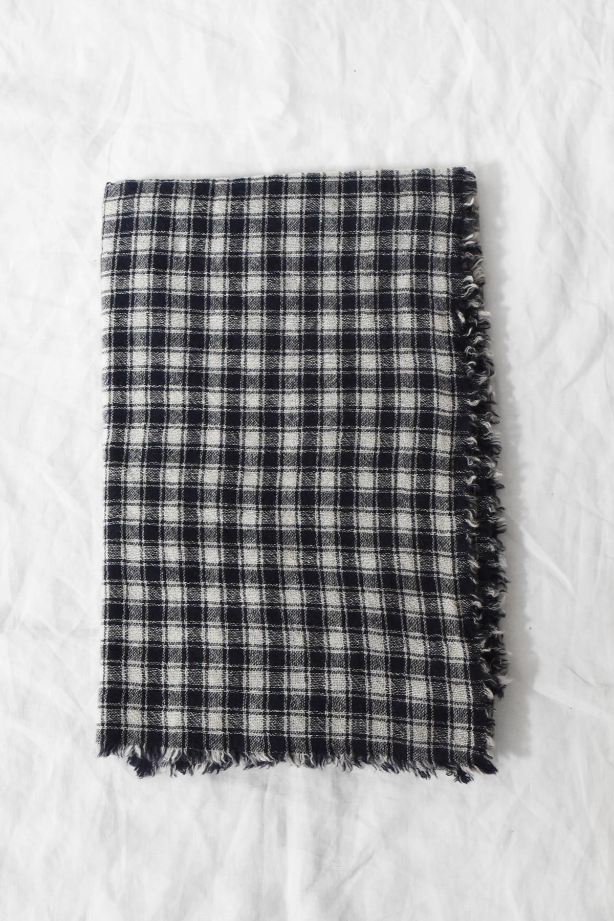 Fine check cashmere scarf with fringed edges