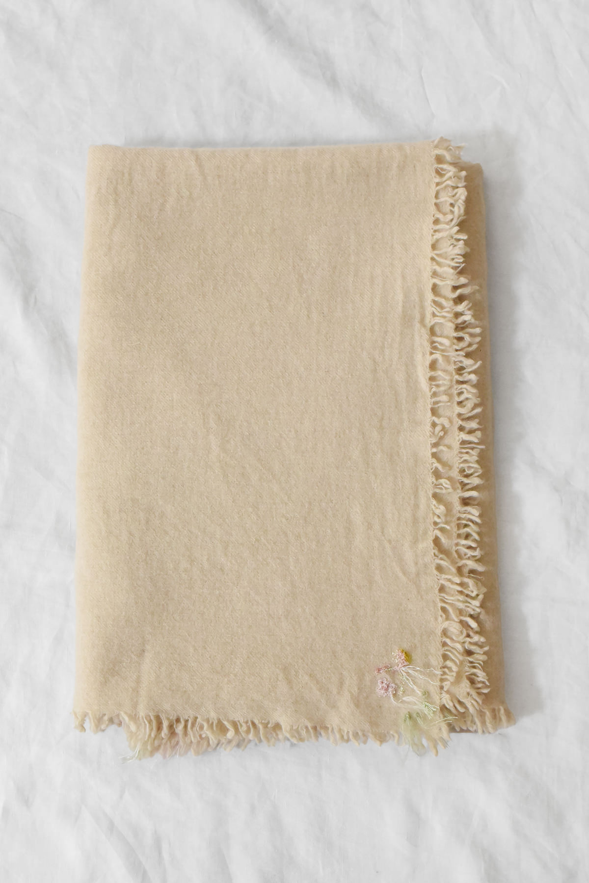 Antonia Rossi hand-embroidered 100% cashmere scarf in beige with fringe on all four sides