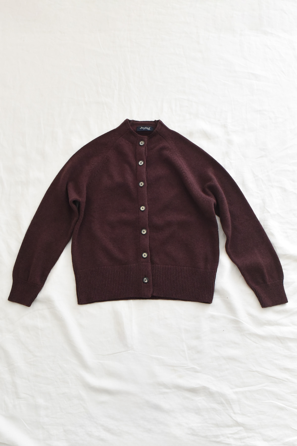 Bergfabel bordeaux cashmere cardigan with button front