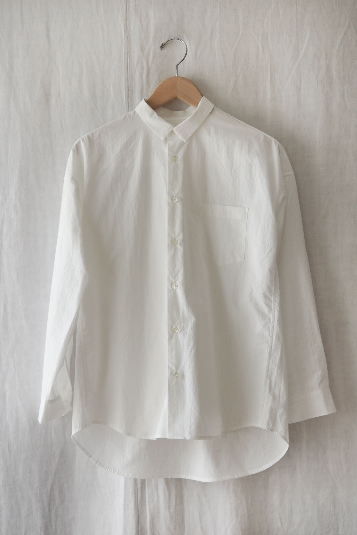 White Cotton regular collar shirt with chest pocket