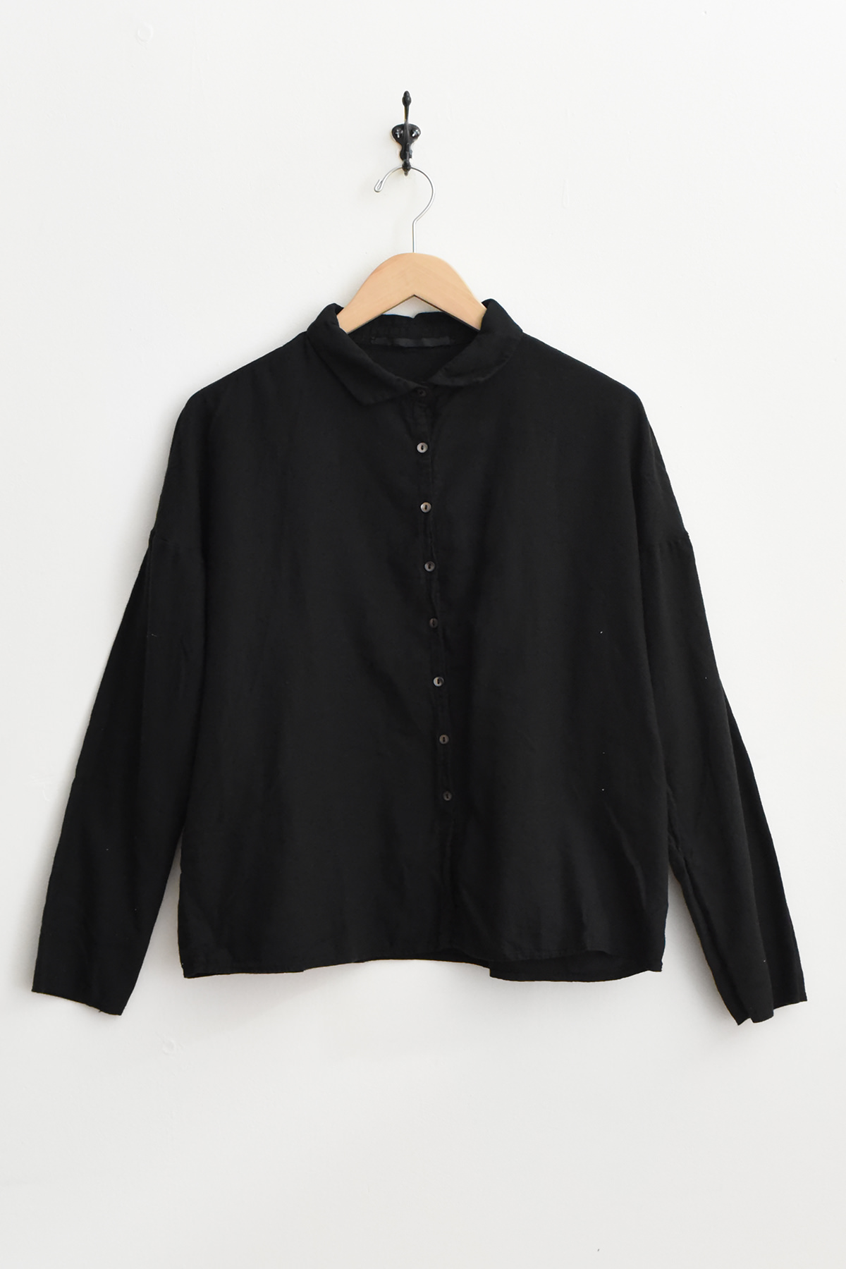 Album di Famiglia Short Collar Shirt LWC in Black, 100% cotton