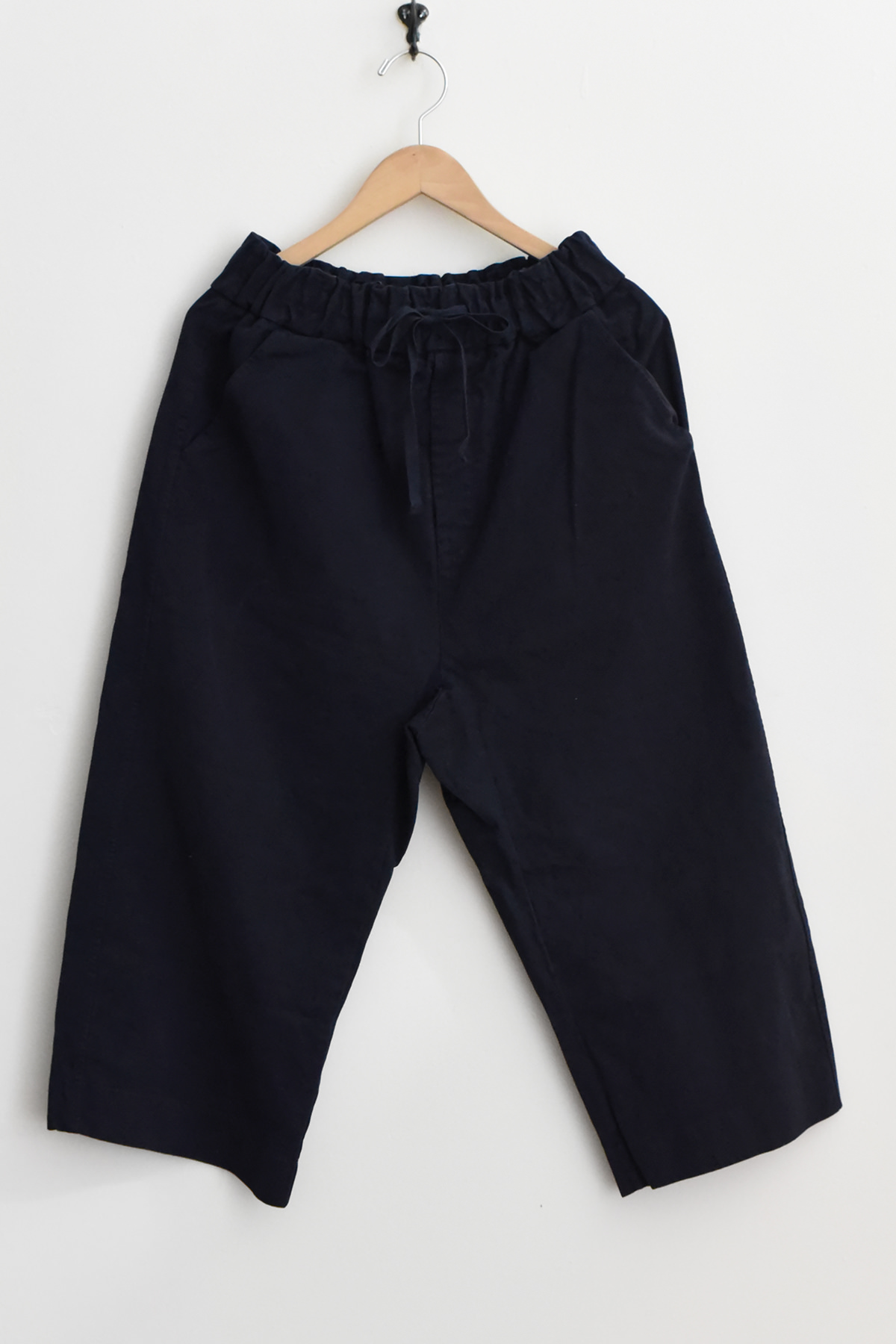 Album di Famiglia Wide & Short Trousers WCC in Navy, 100% cotton