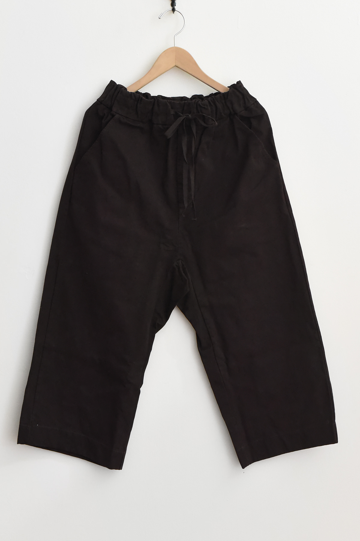 Album di Famiglia Wide & Short Trousers WCC in Brown, 100% cotton