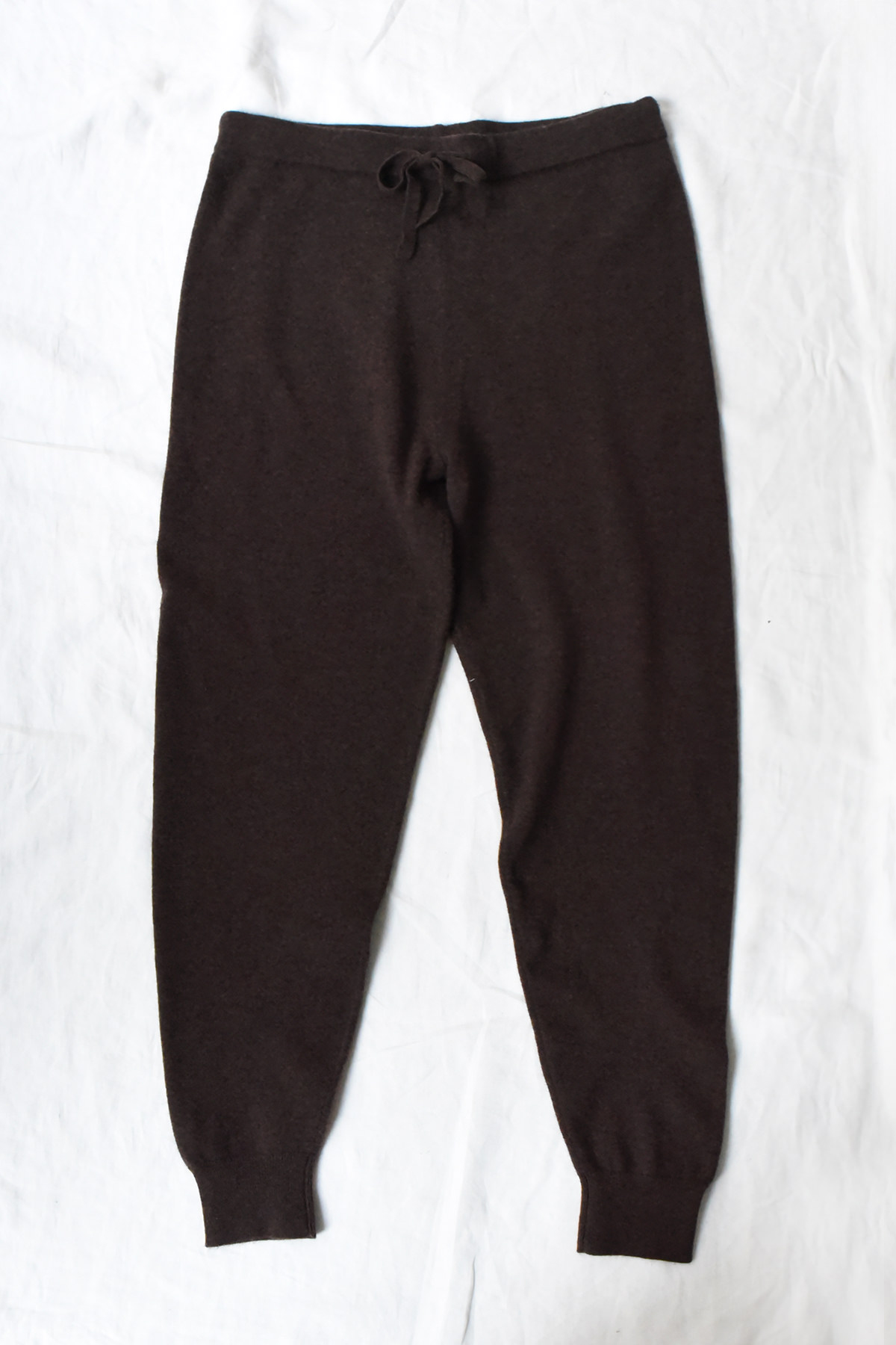 100% cashmere pants in Brown with drawstring waist