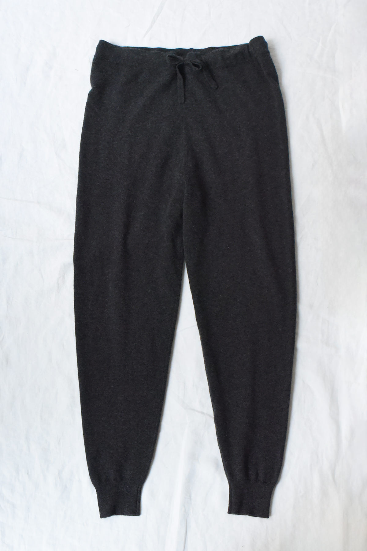 100% cashmere pants in Charcoal with drawstring waist