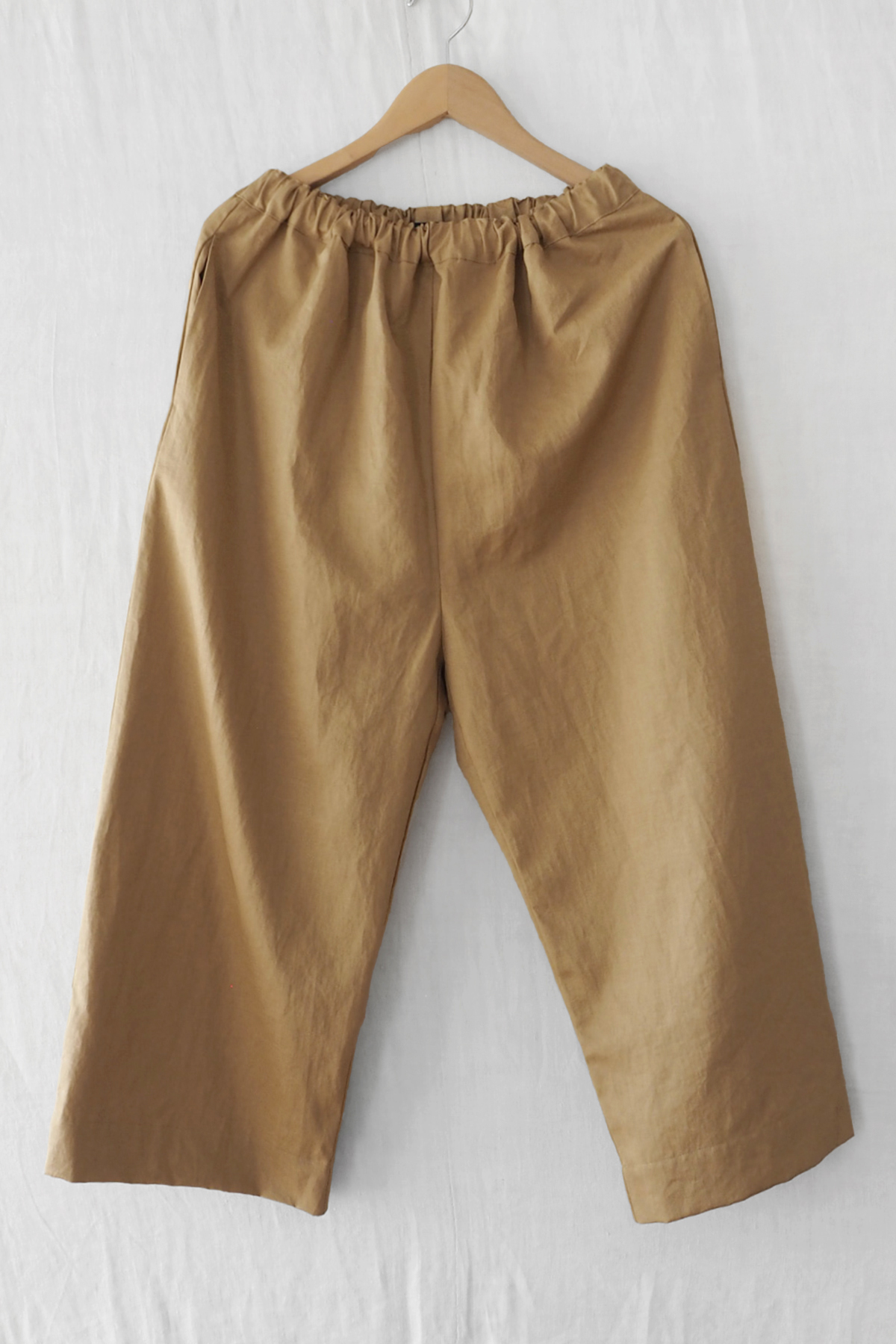 Cotton linen wide-leg pants in beige with elastic waist